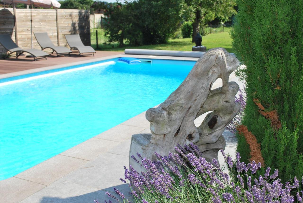 Chambres D'Hotes Secret D'Une Nuit: Vicq Guesthouse with Pool Exterior photo