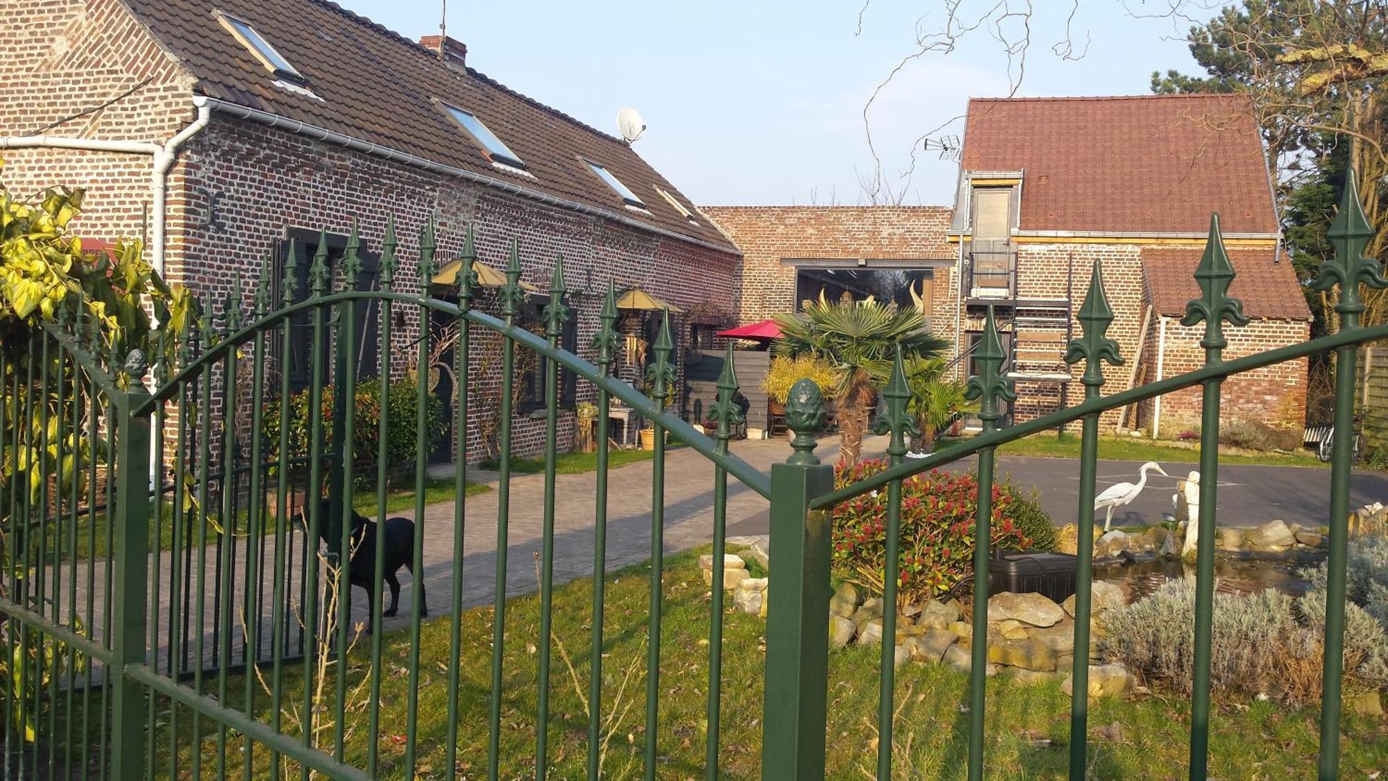 Chambres D'Hotes Secret D'Une Nuit: Vicq Guesthouse with Pool Exterior photo